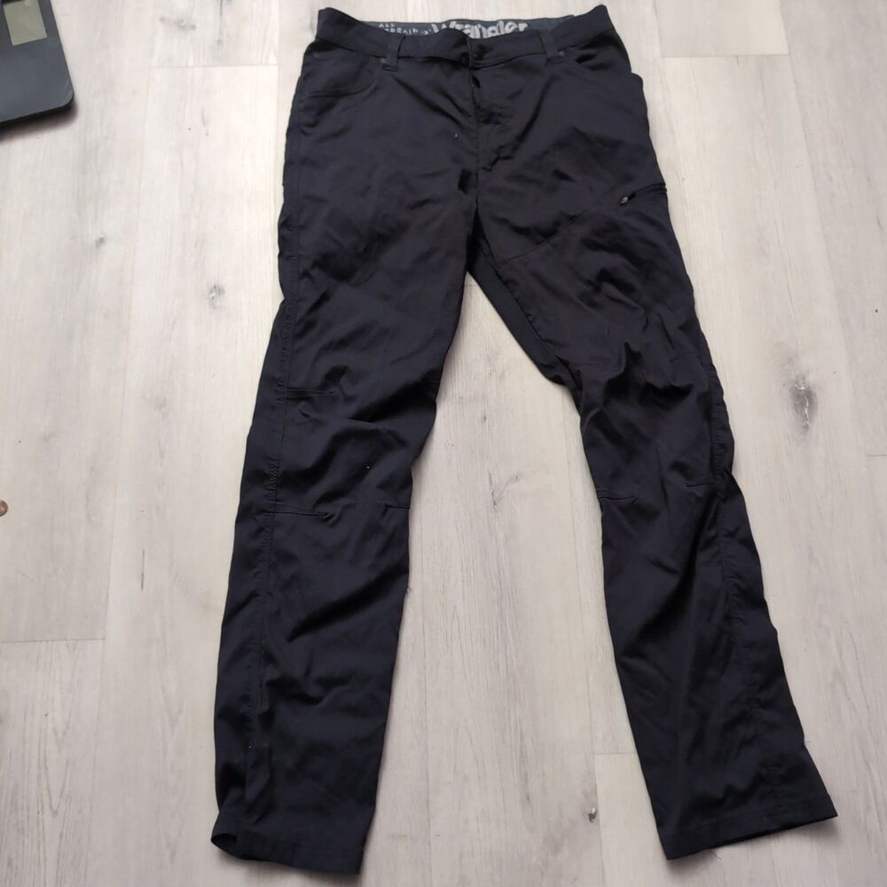 Wrangler ATG Utility Pants Mens 36 Black Hiking Cargo Pants 3634 10nt.5cv